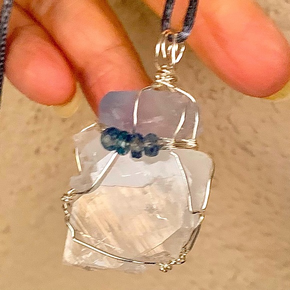 Blue Fluorite, Faden Quartz & Kyanite Bead Necklace - Picture 12 of 14